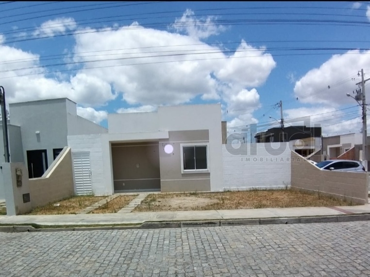 CASA EM CONDOMÍNIO