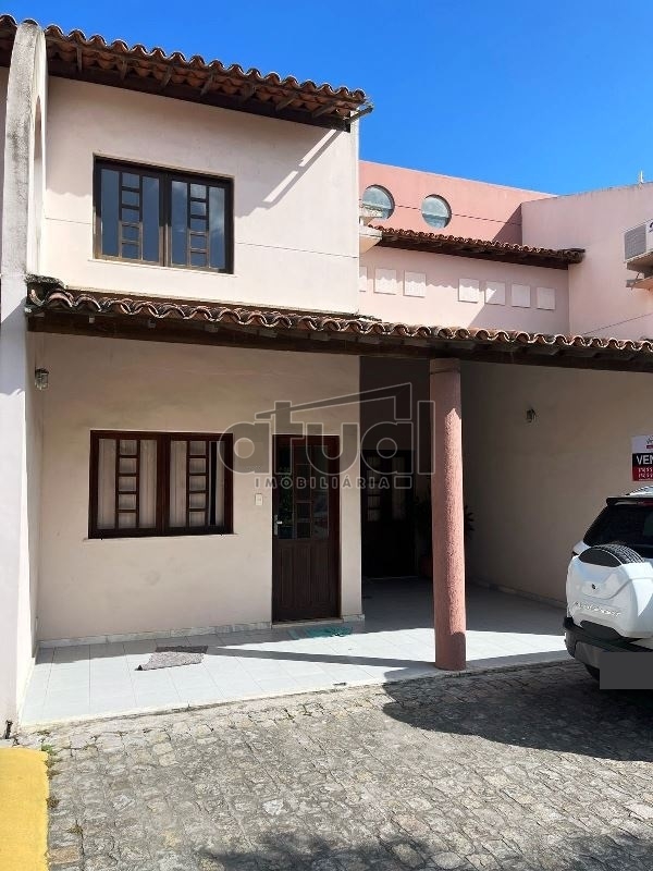 CASA EM CONDOMÍNIO