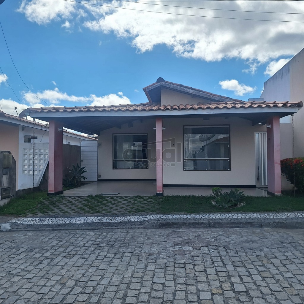 CASA EM CONDOMÍNIO