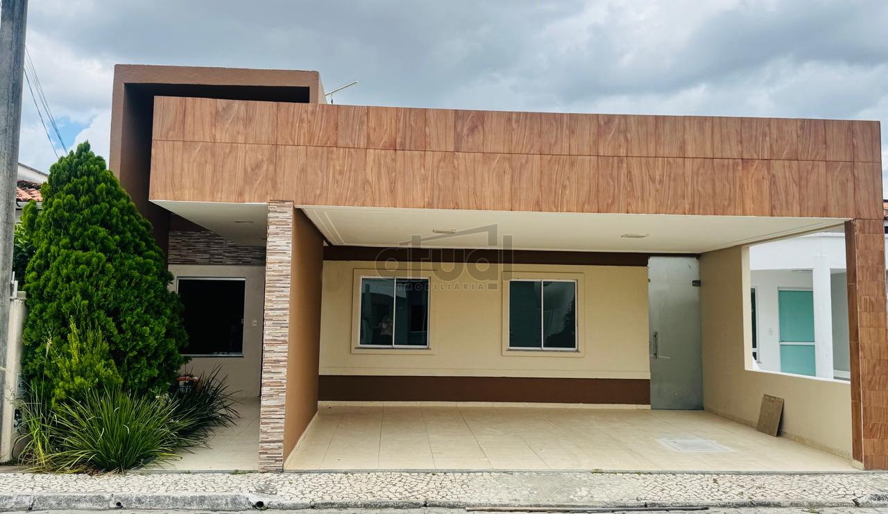 CASA EM CONDOMÍNIO