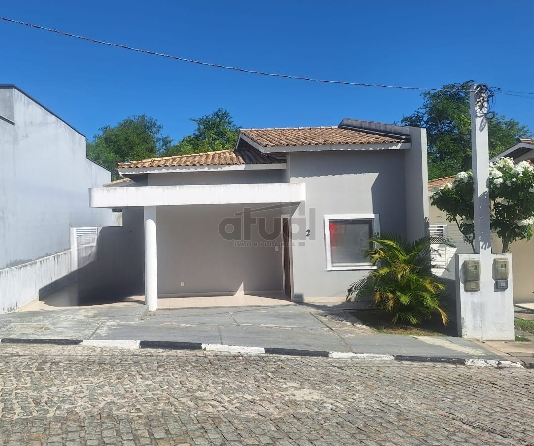 CASA EM CONDOMÍNIO