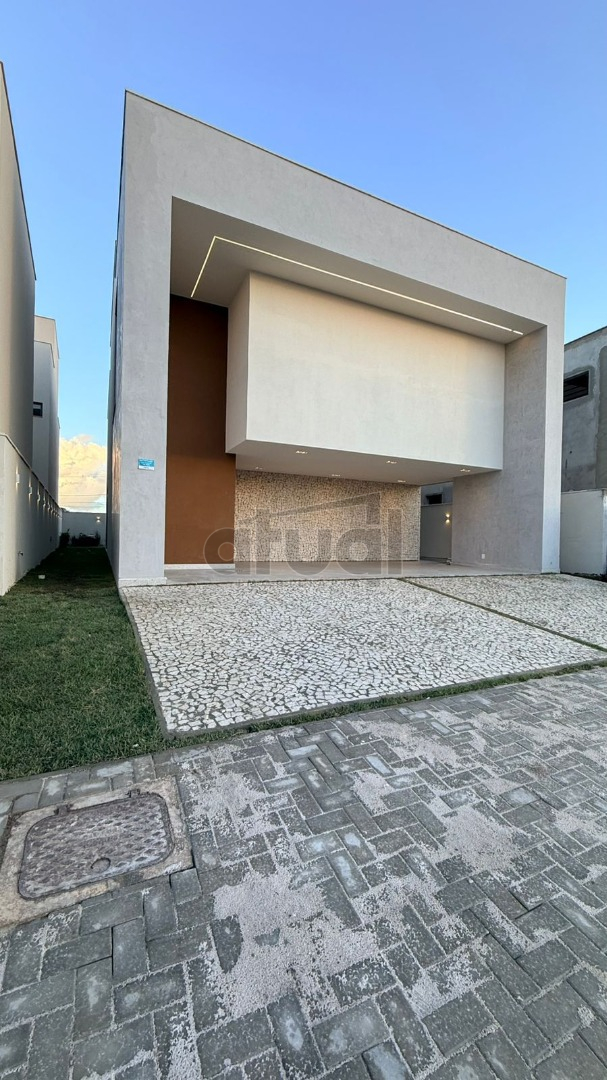 CASA EM CONDOMÍNIO