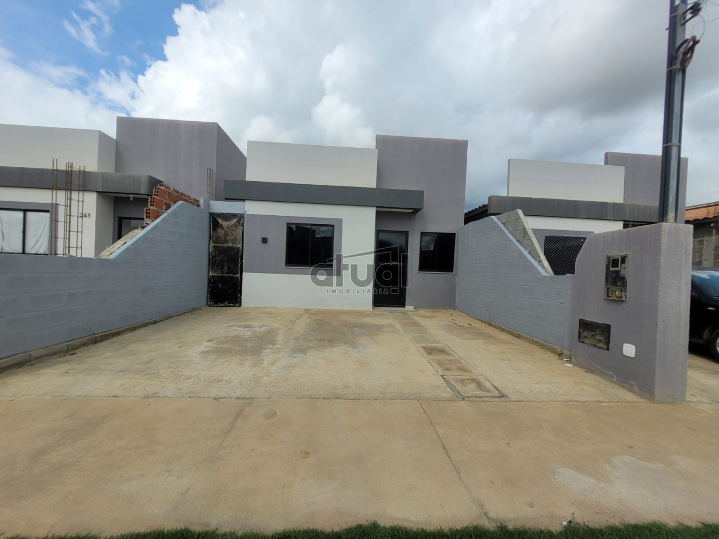 CASA EM CONDOMÍNIO