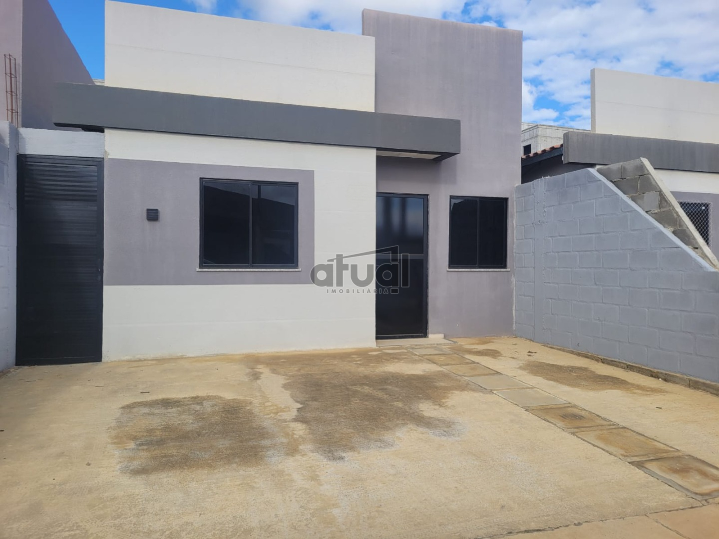 CASA EM CONDOMÍNIO