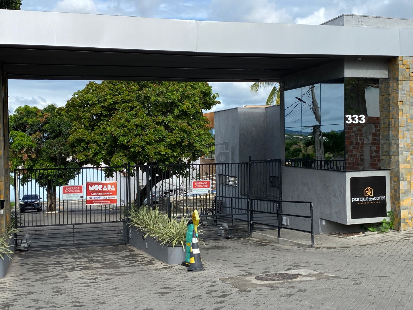 CASA EM CONDOMÍNIO