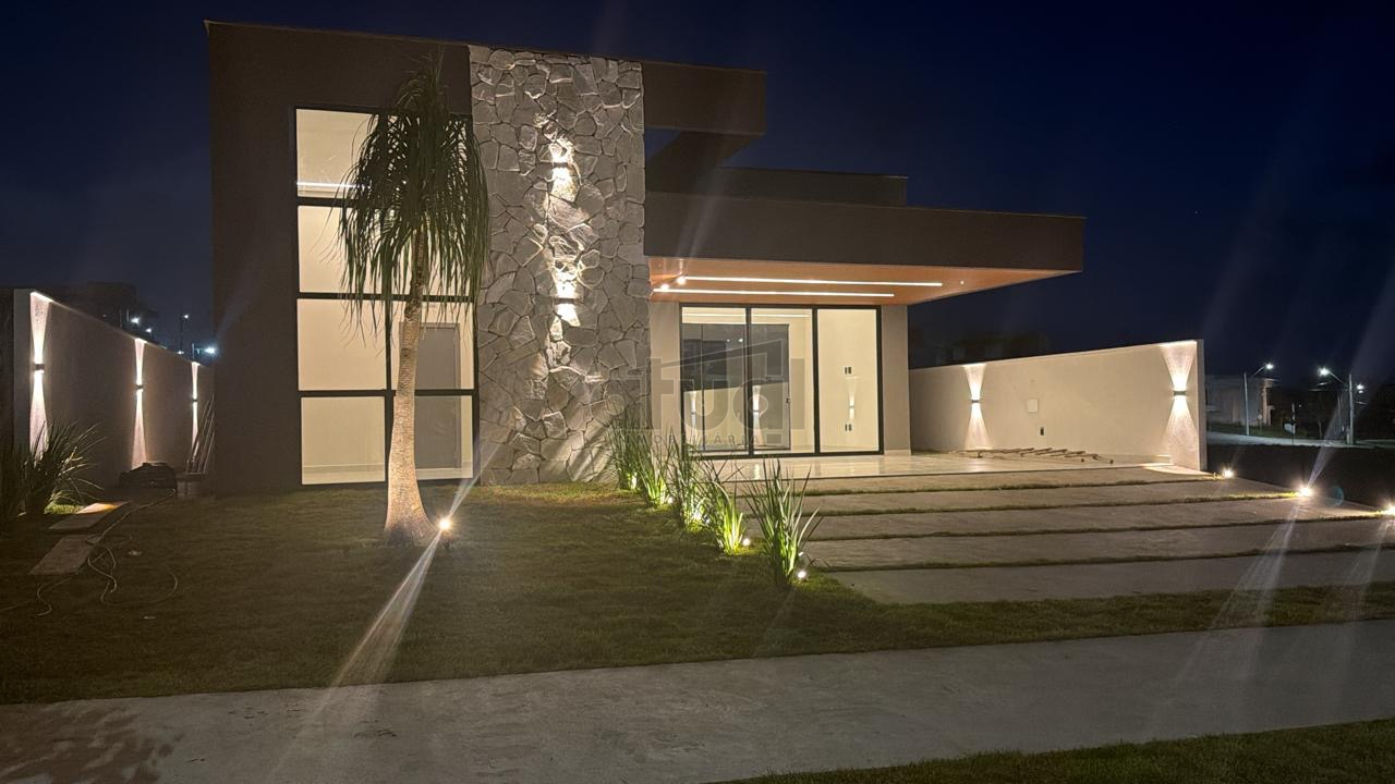 CASA EM CONDOMÍNIO