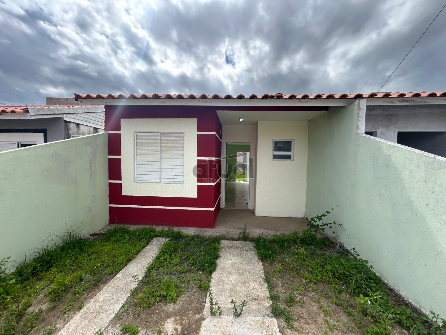 CASA EM CONDOMÍNIO