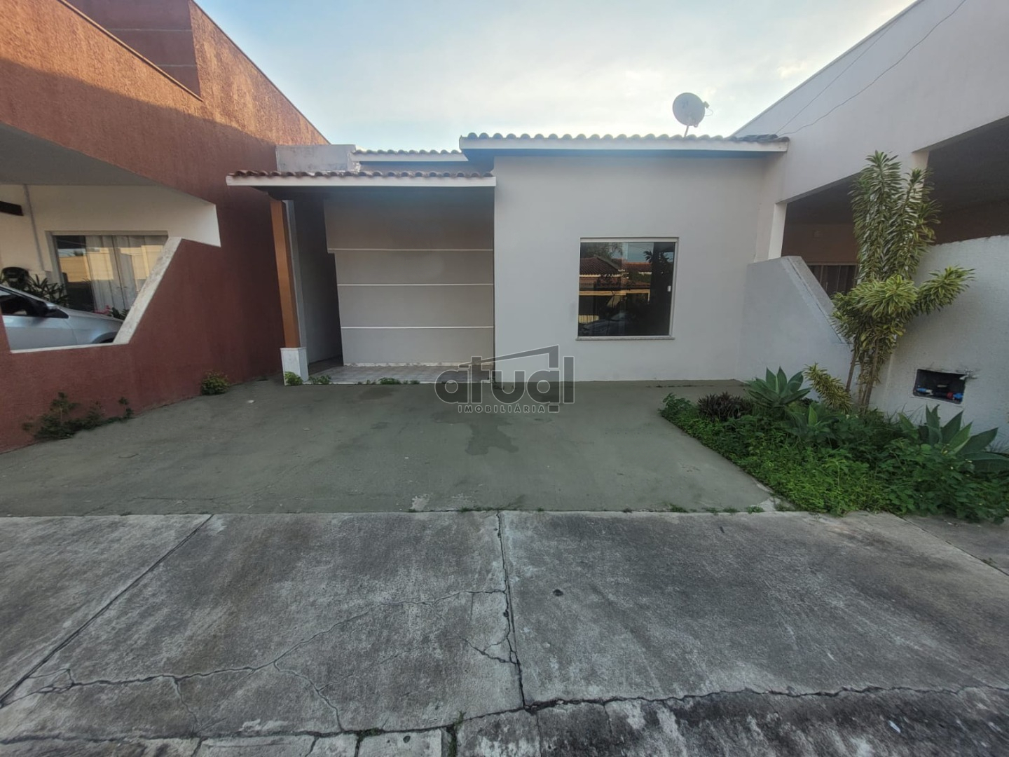 CASA EM CONDOMÍNIO