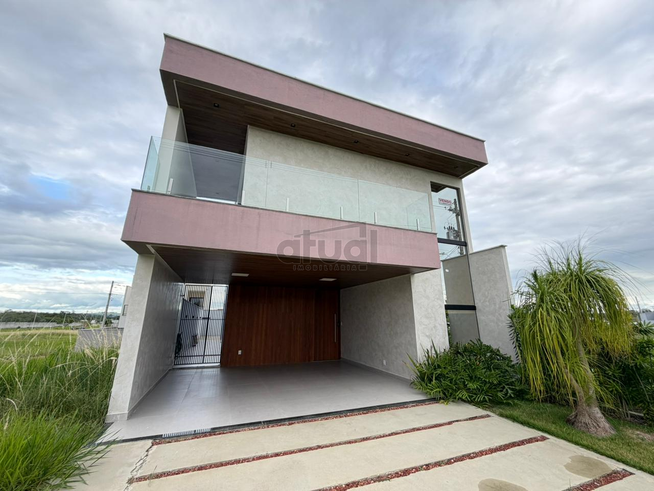 CASA EM CONDOMÍNIO