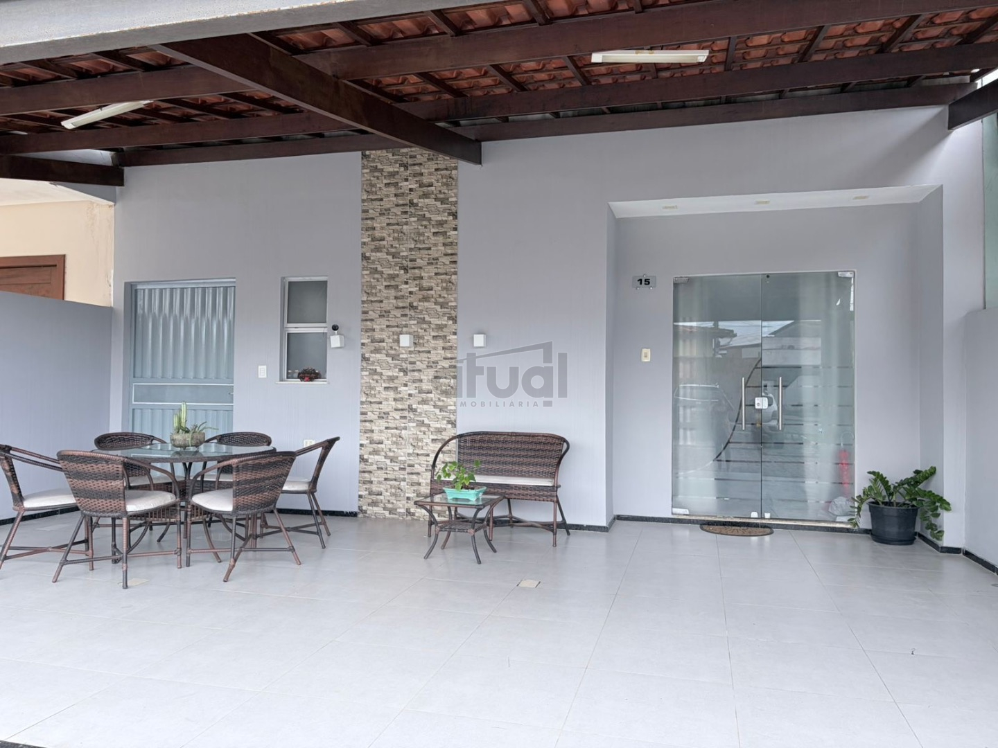 CASA EM CONDOMÍNIO