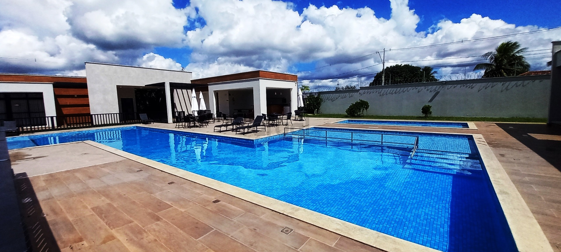 CASA EM CONDOMÍNIO