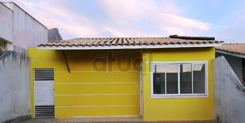 CASA EM CONDOMÍNIO