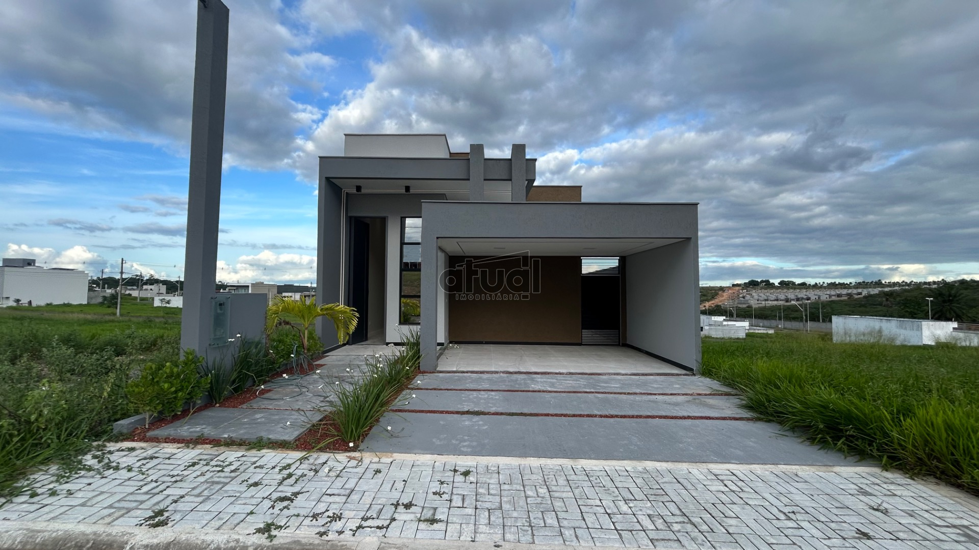 CASA EM CONDOMÍNIO