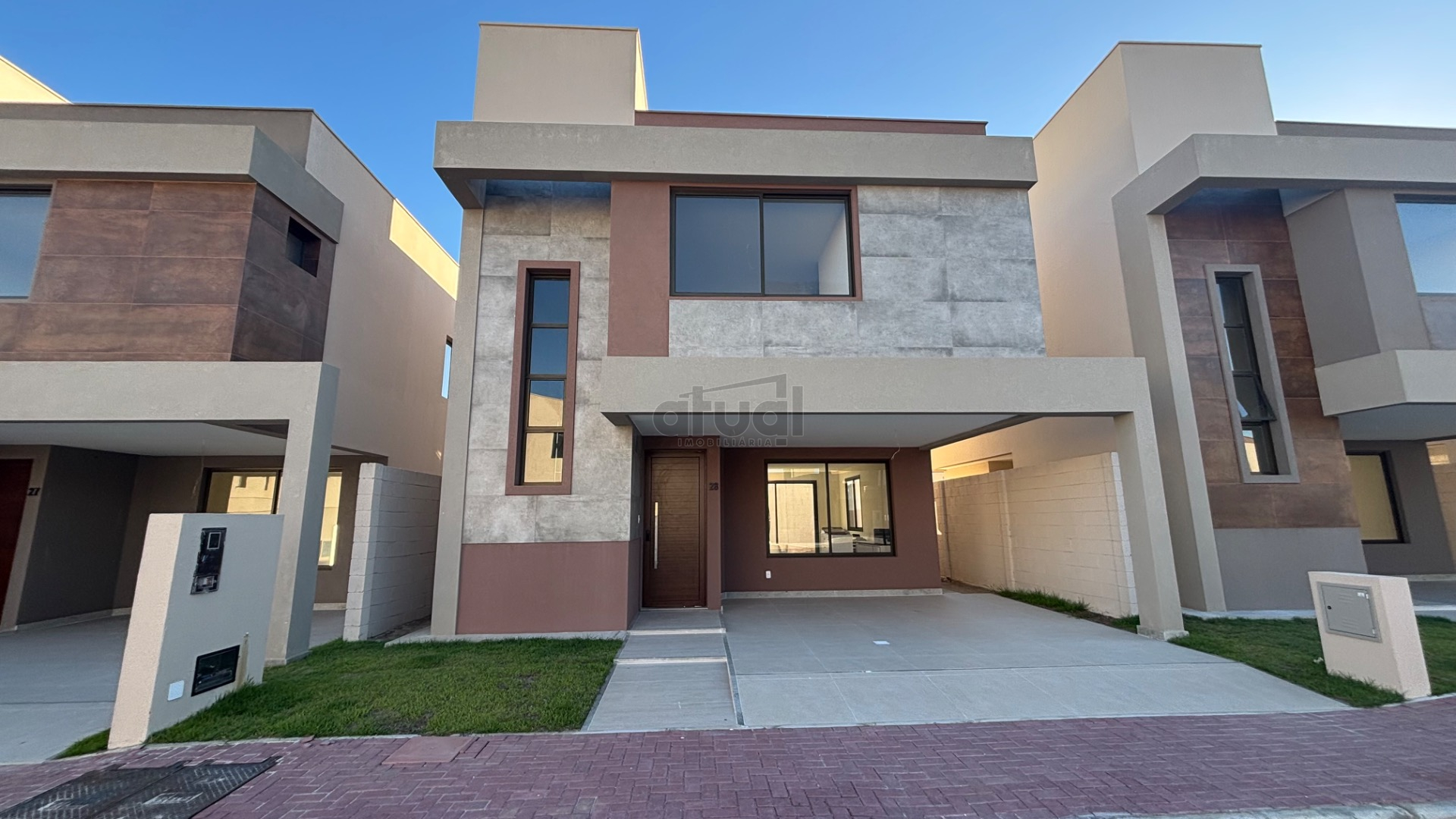 CASA EM CONDOMÍNIO