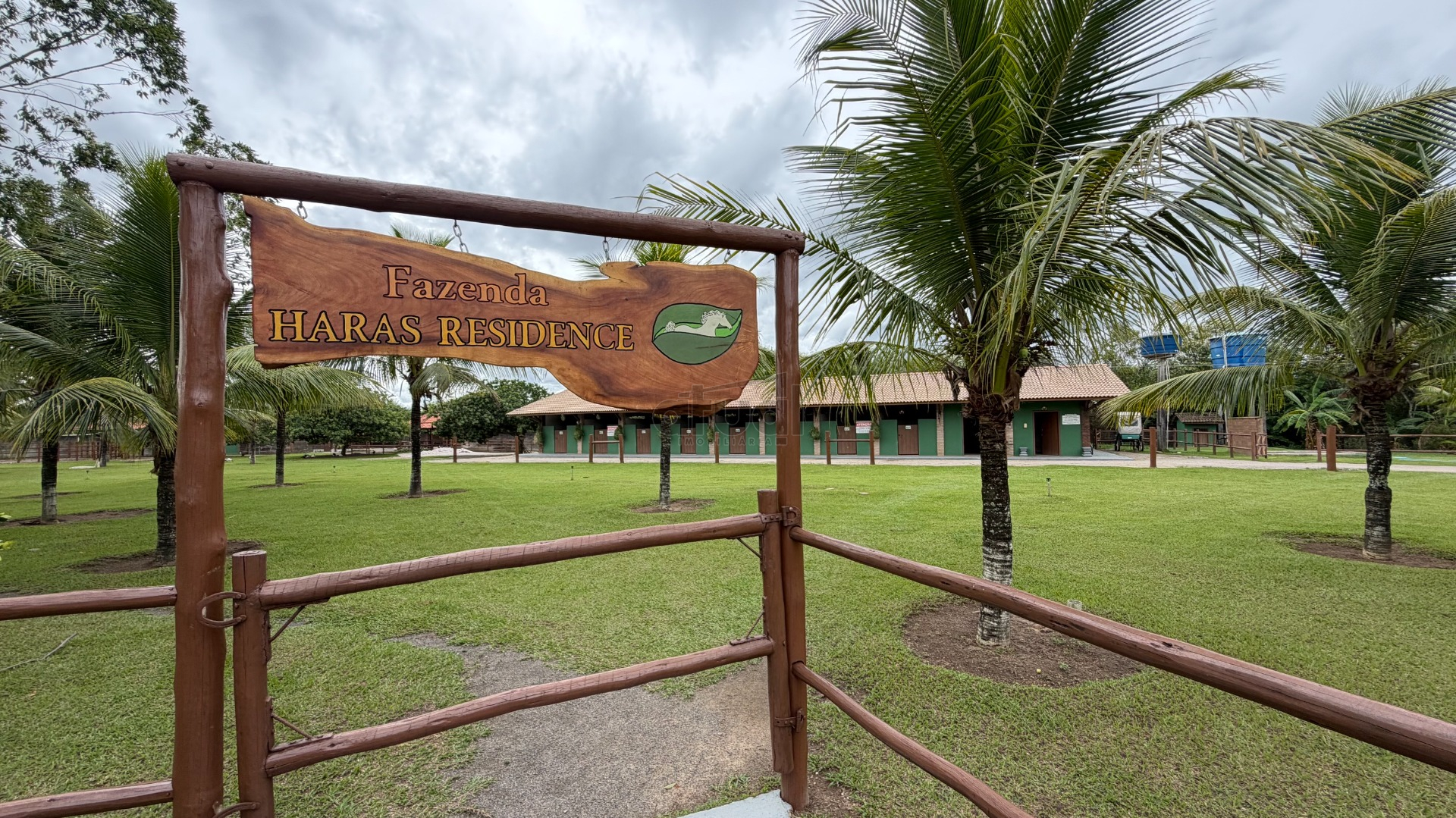 LOTE EM CONDOMÍNIO