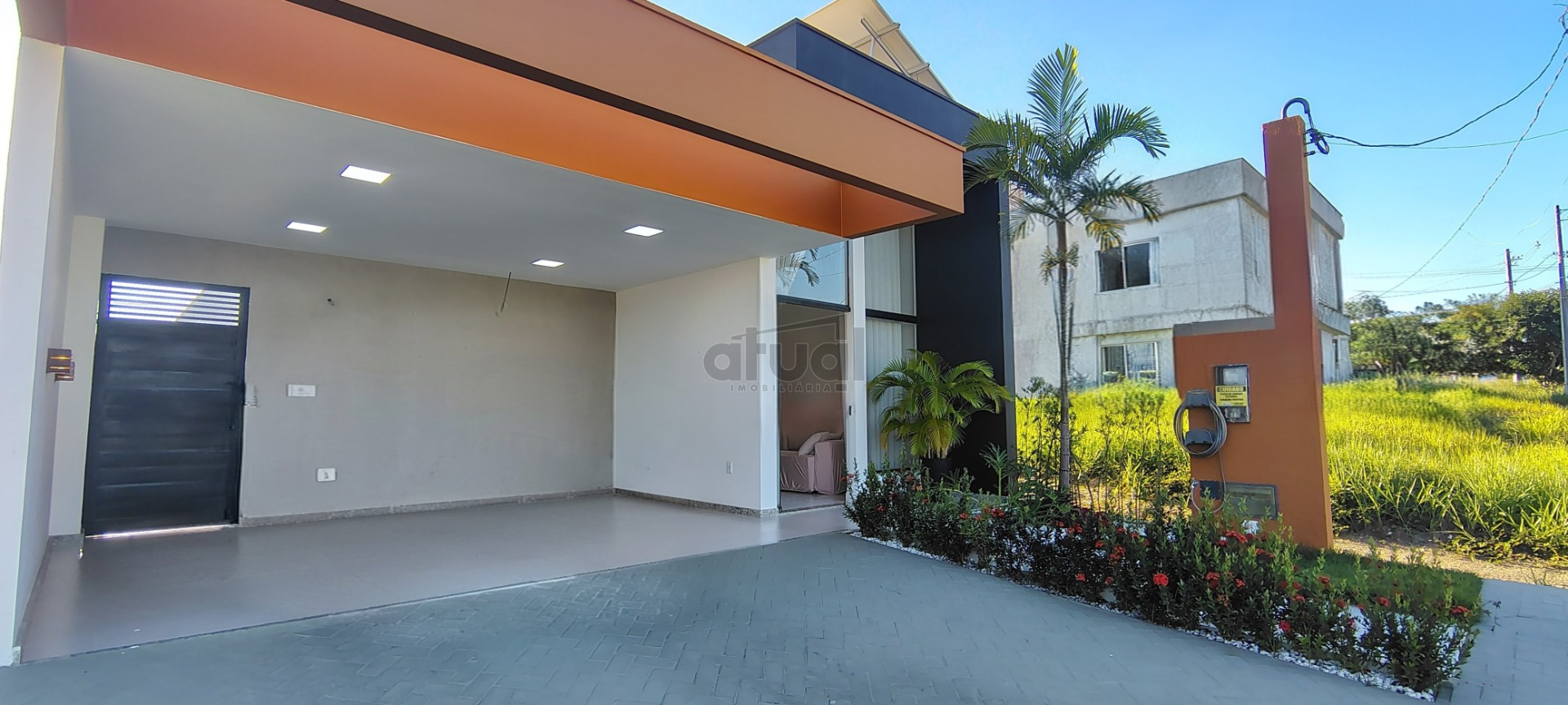 CASA EM CONDOMÍNIO