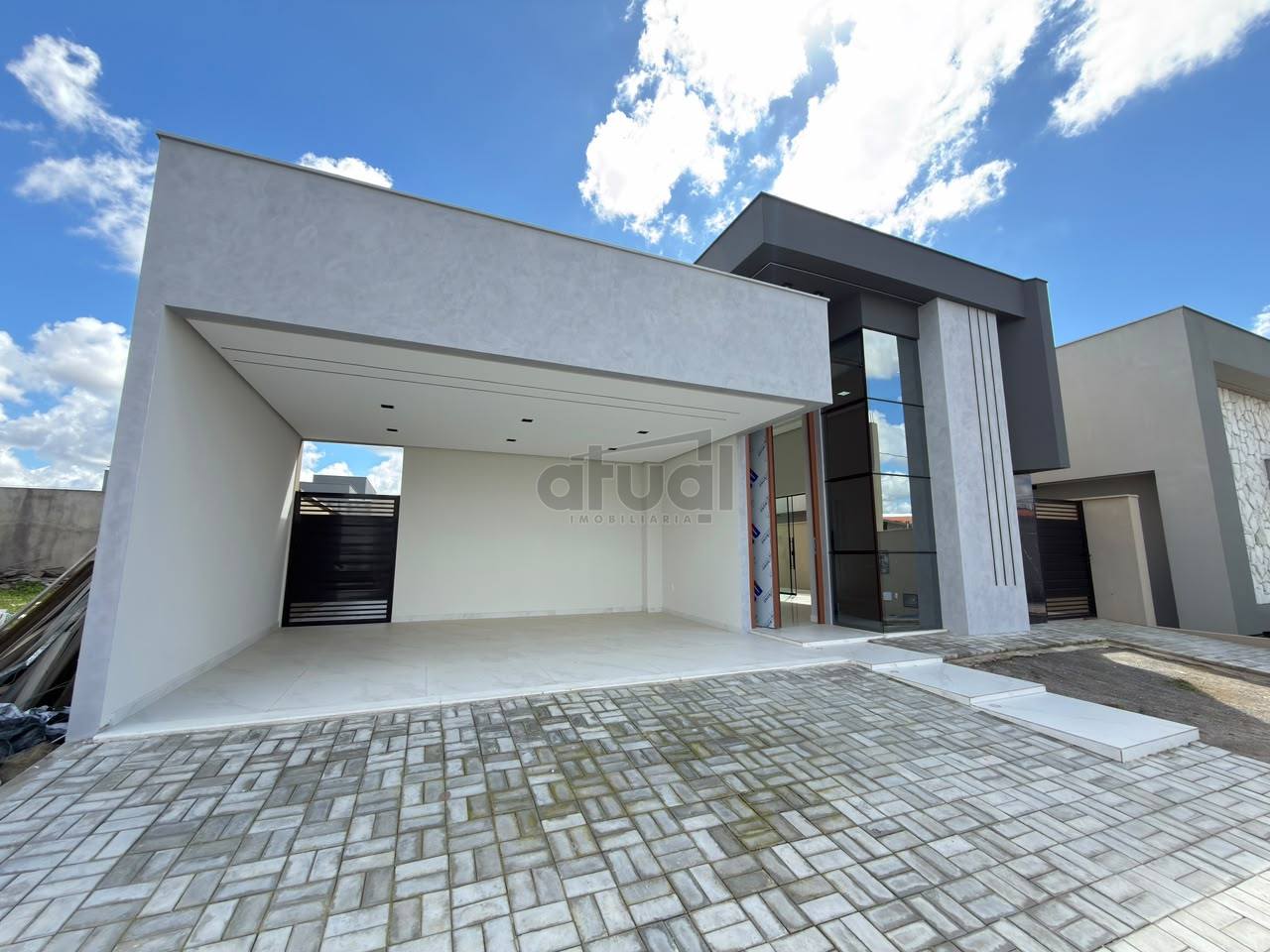 CASA EM CONDOMÍNIO