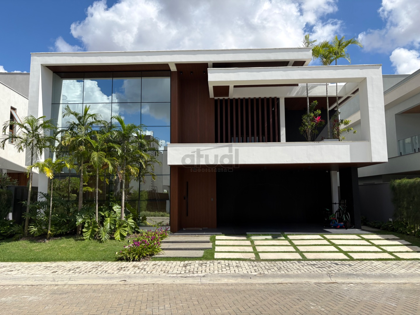 CASA EM CONDOMÍNIO