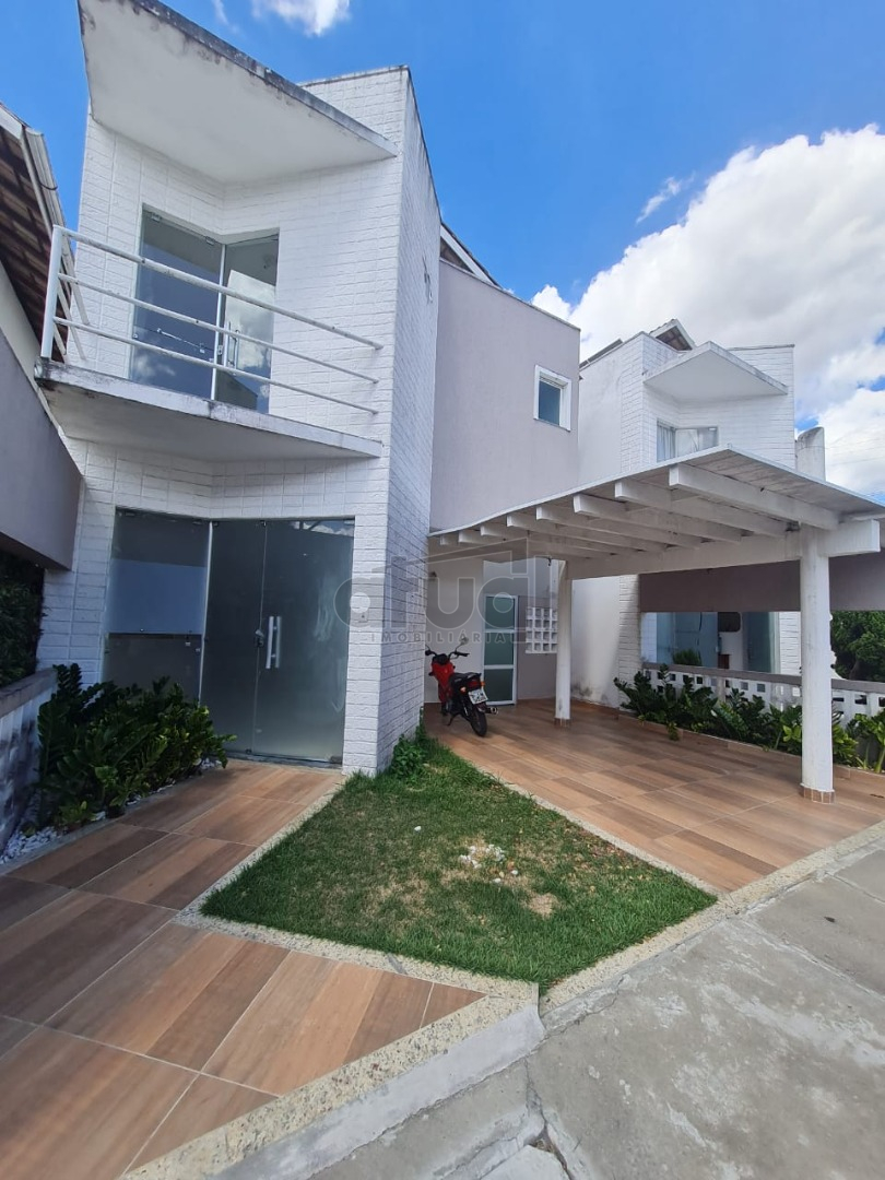 CASA EM CONDOMÍNIO
