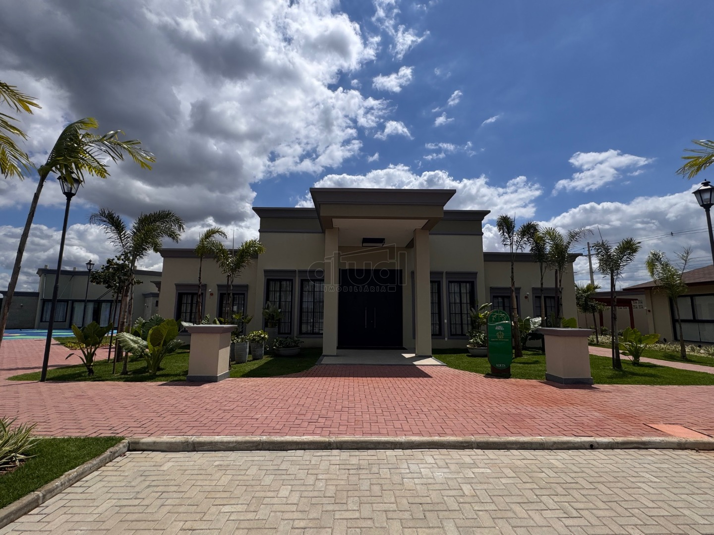 LOTE EM CONDOMÍNIO