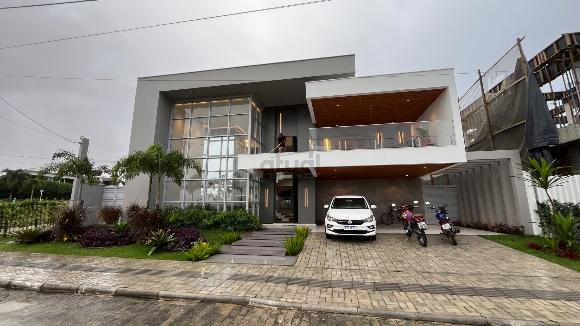 CASA EM CONDOMÍNIO