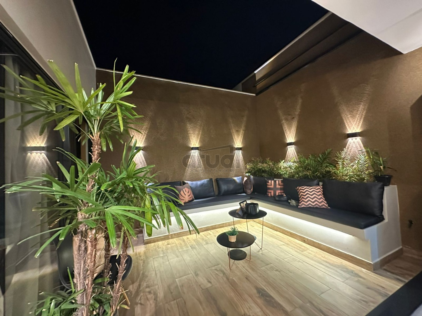 CASA EM CONDOMÍNIO