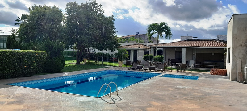 CASA EM CONDOMÍNIO