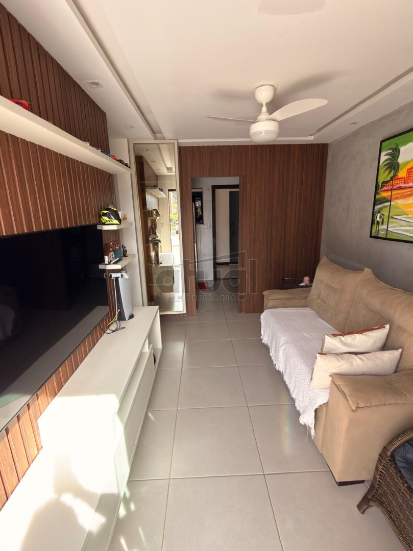 CASA EM CONDOMÍNIO
