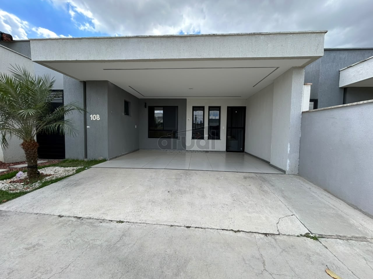 CASA EM CONDOMÍNIO