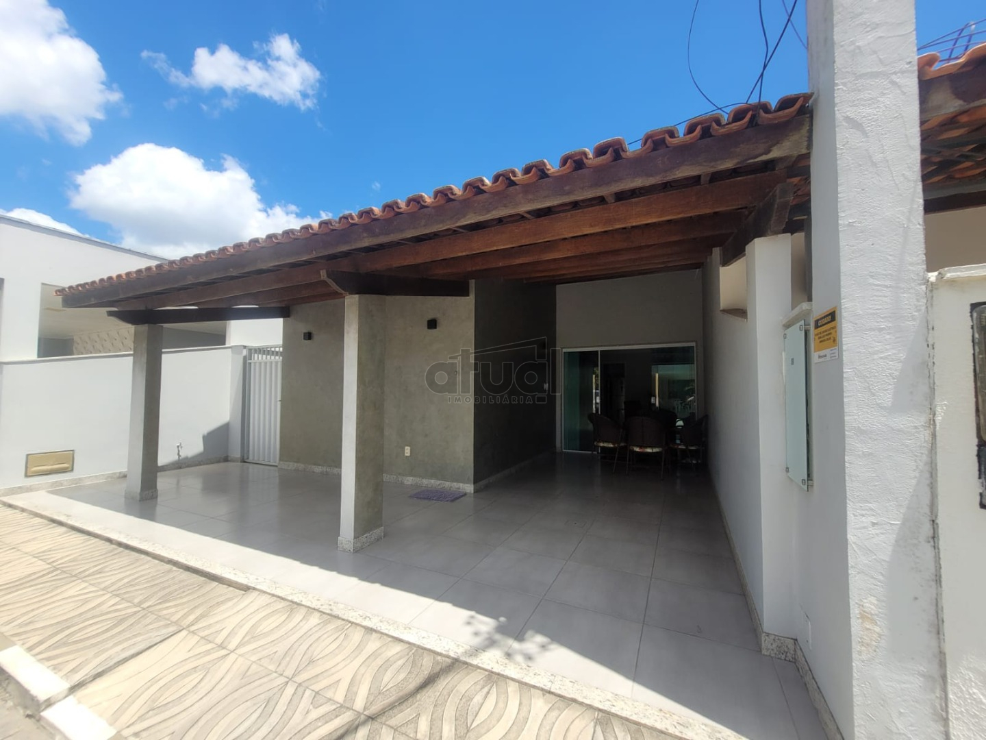 CASA EM CONDOMÍNIO