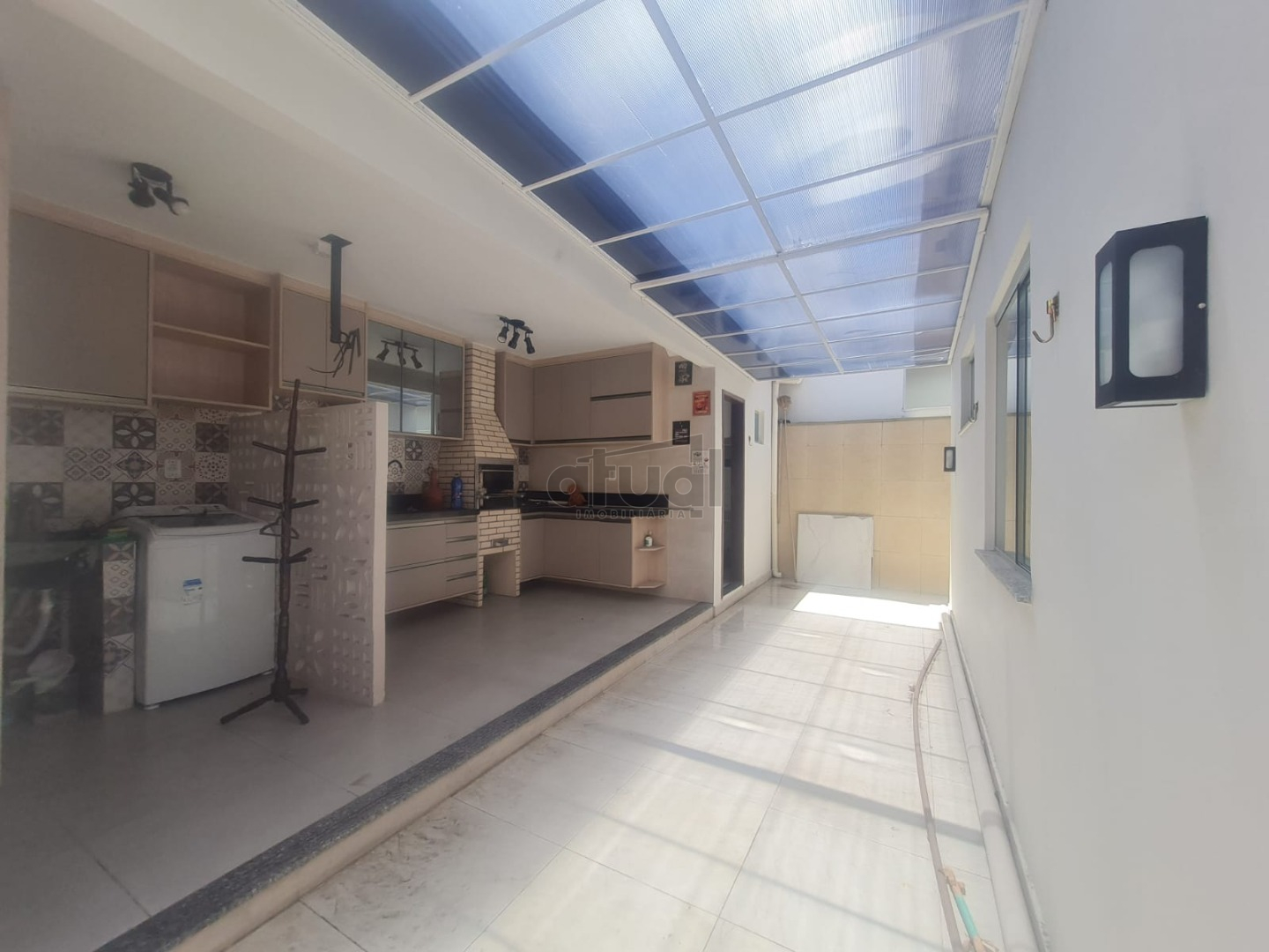 CASA EM CONDOMÍNIO