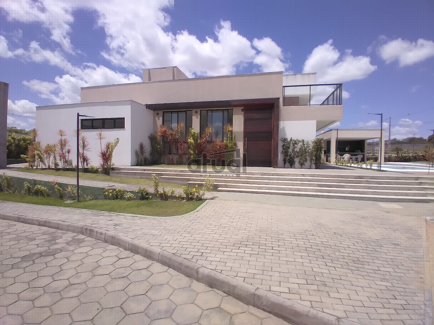 LOTE EM CONDOMÍNIO
