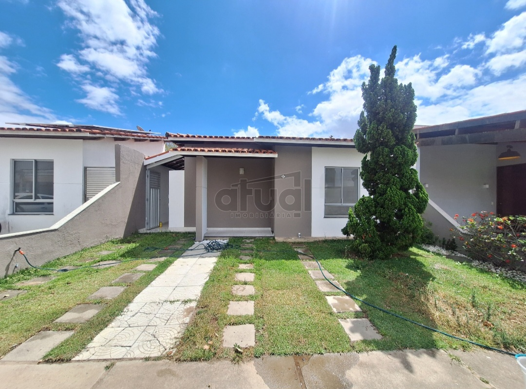 CASA EM CONDOMÍNIO