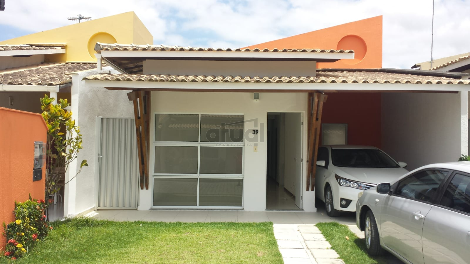 CASA EM CONDOMÍNIO
