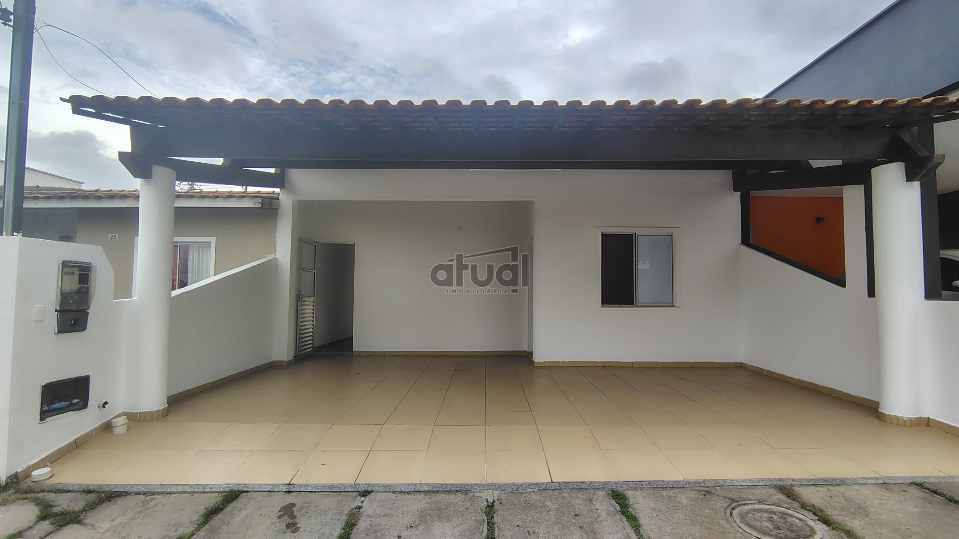 CASA EM CONDOMÍNIO